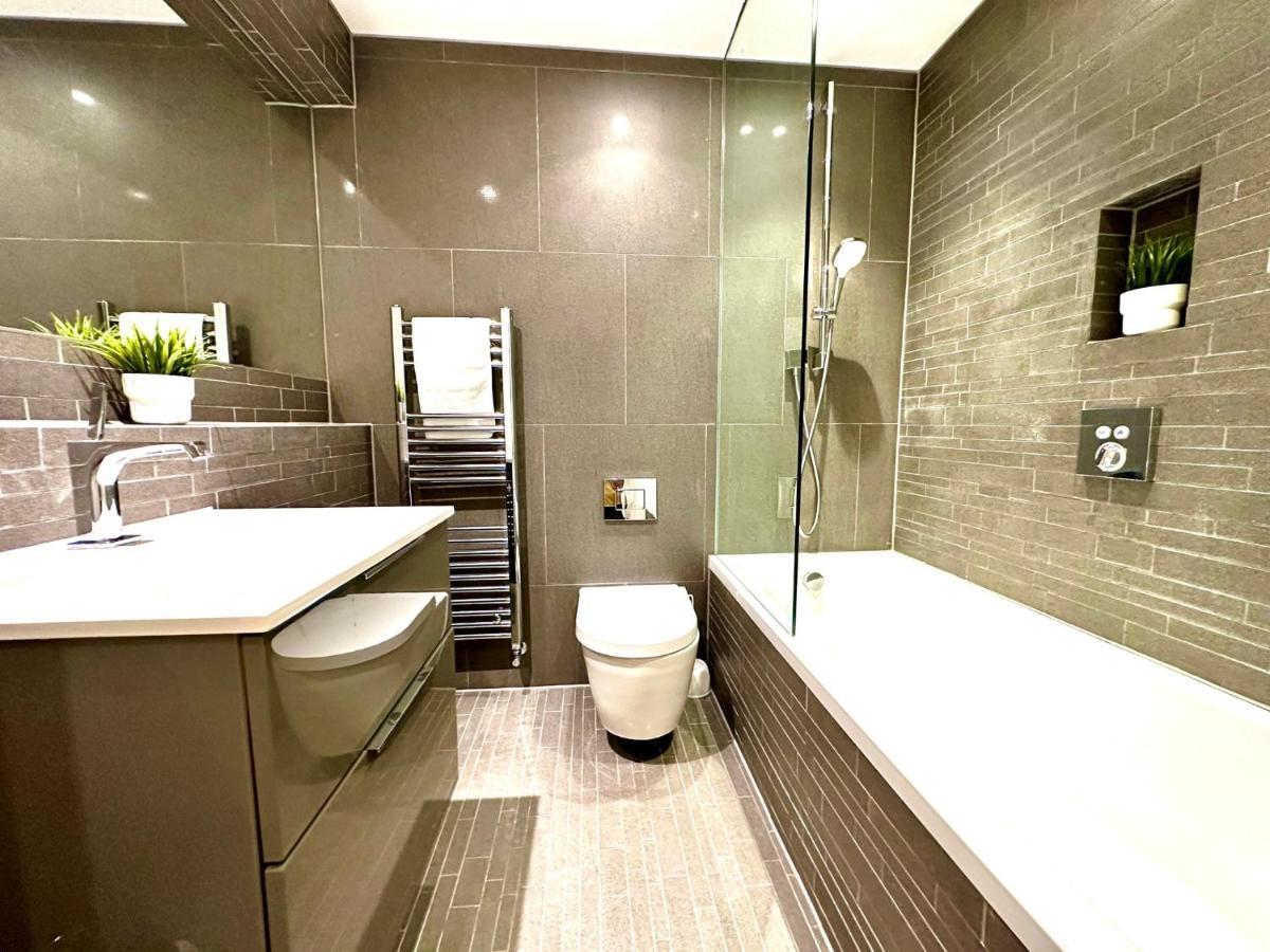 Beautiful New 2 Bedroom Apartment - Next To The Beach - Great Location - Free Parking - Fast Wifi - Smart Tv - Sleeps Up To 4! Close To Purbeck, Corfe Castle, Sandbanks, Poole & Bournemouth Swanage Buitenkant foto